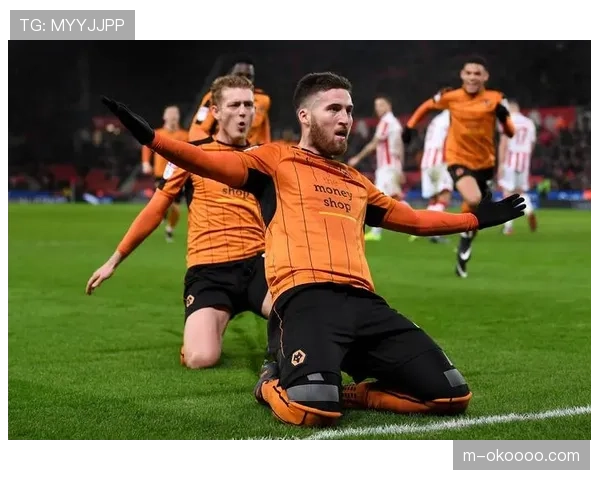 特写：老将沃克-彼得斯代表南安普顿完成英超第350次出场